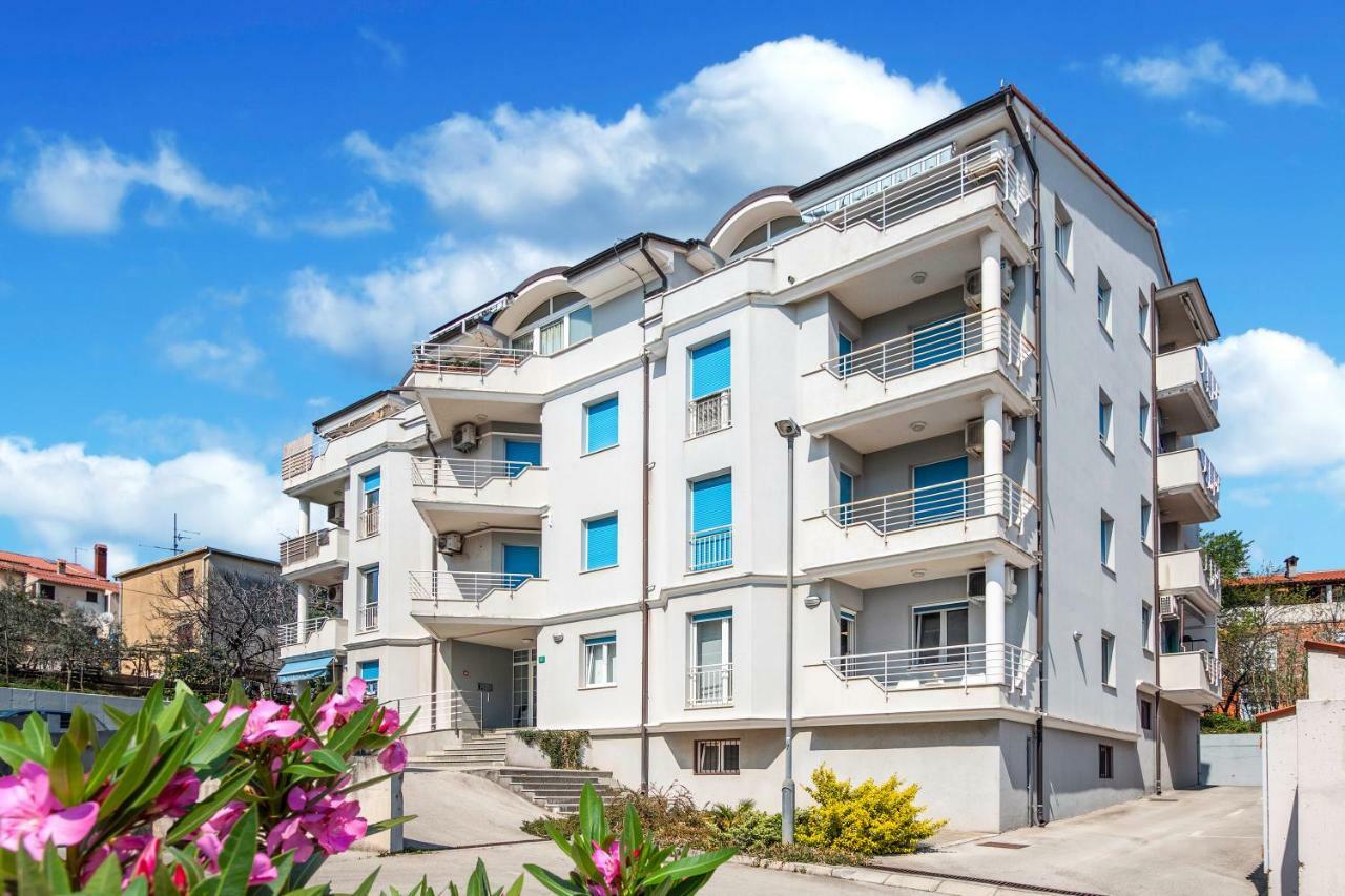 Apartment Lungomare Pula Exterior foto